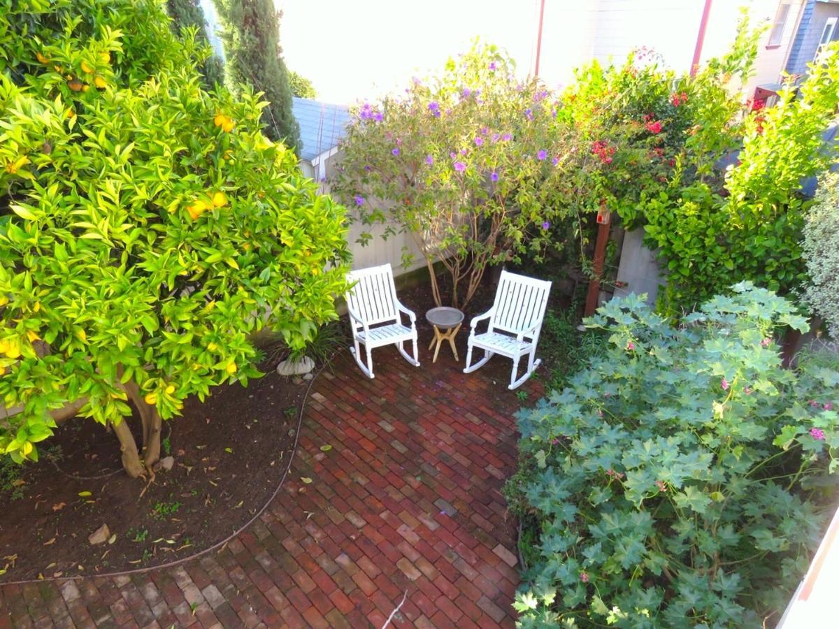 Garden Level Flat In 1885 Queen Anne Victorian Cottage In Alameda Exterior foto